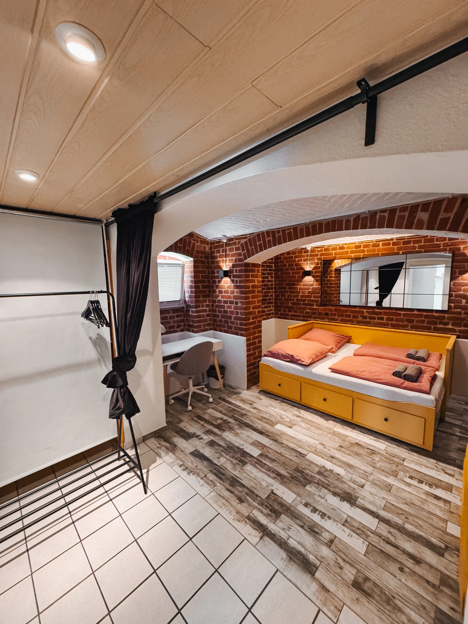 Weitwinkelansicht der Loft-Suite
